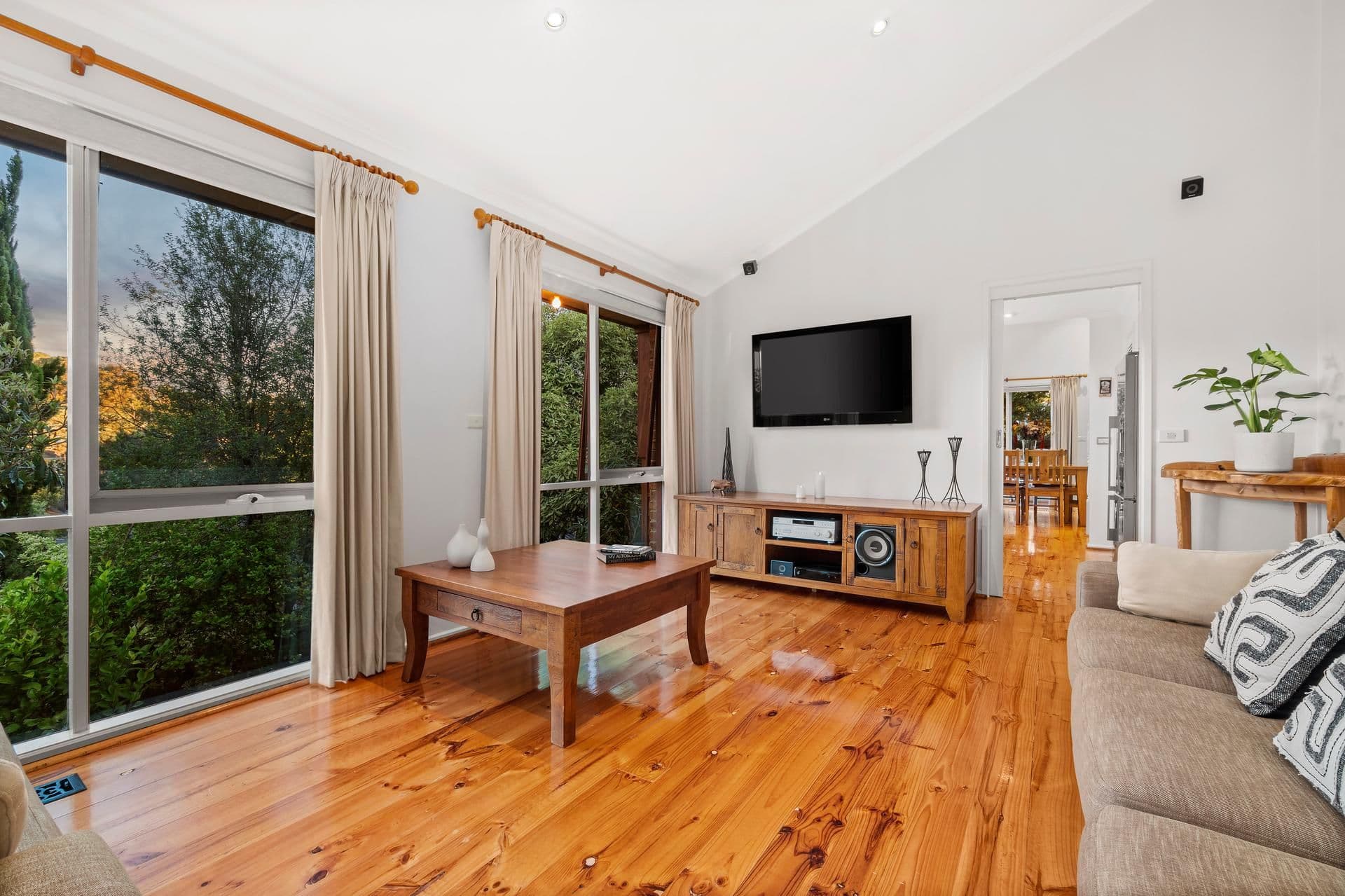 2 Happy Valley Rise, Diamond Creek VIC 3089, Diamond Creek - Thumbnail 2