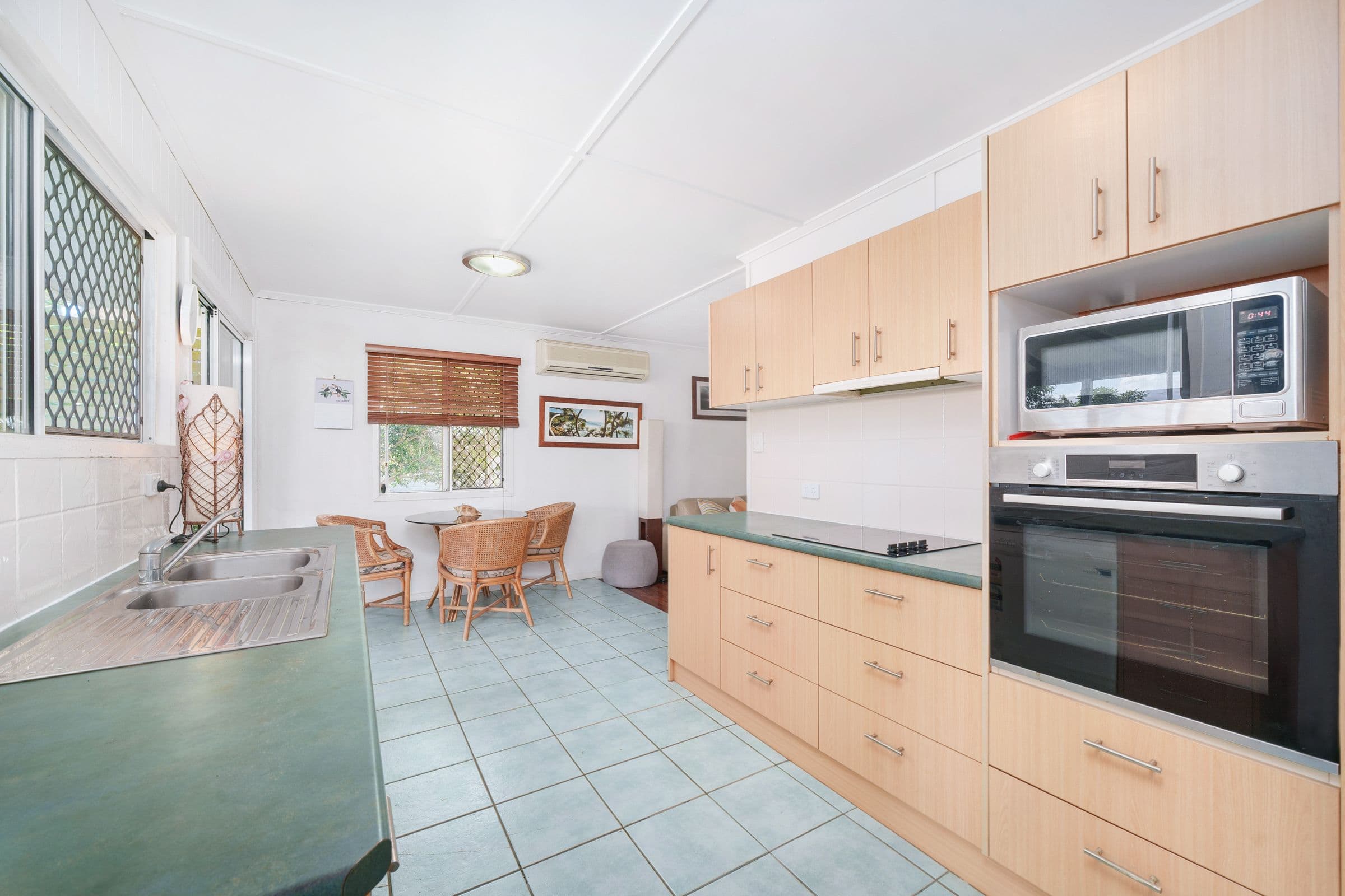 10 Esperanto Street, Redcliffe QLD 4020, Redcliffe - Thumbnail 4