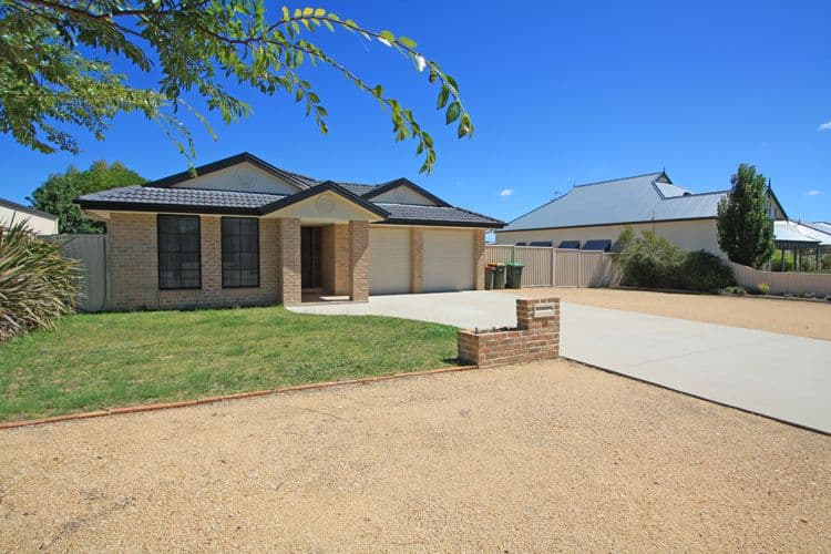 10 Eyre Street, Bungendore NSW 2621, Bungendore - Image 1