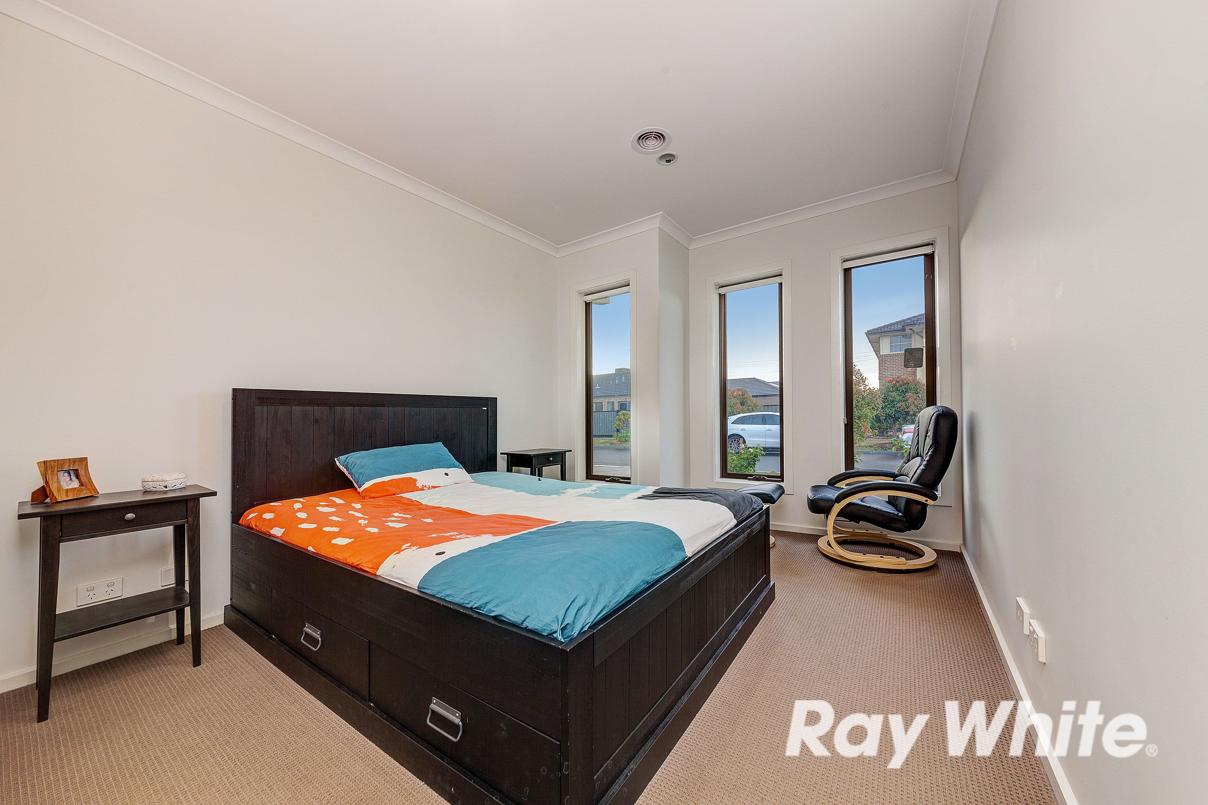 6 Lambourne Avenue, Truganina VIC 3029, Truganina - Thumbnail 5