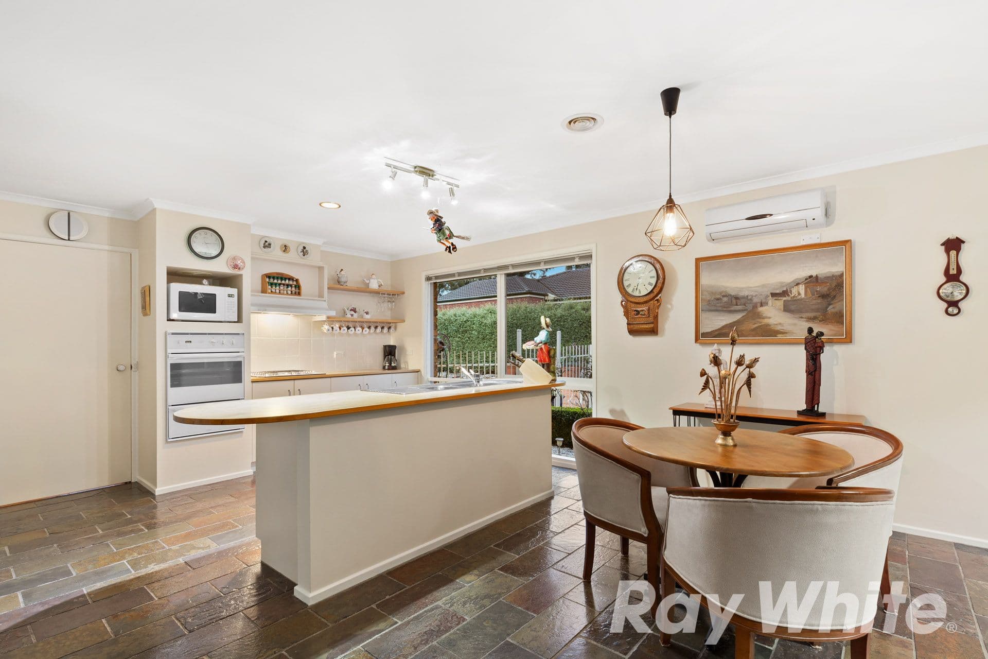 10 Comfort Close, Rowville VIC 3178, Rowville - Thumbnail 3
