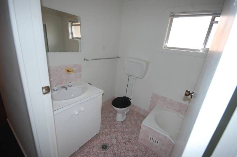 30 Noorebar Avenue, GRIFFITH NSW 2680, Griffith - Thumbnail 5