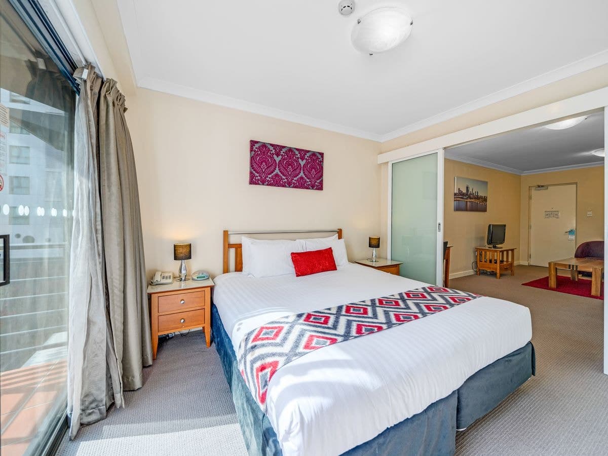 606 / 112 Mounts Bay Road, Perth - Thumbnail 6