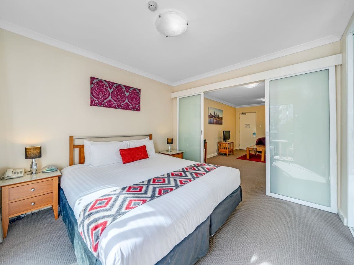 606 / 112 Mounts Bay Road, Perth - Thumbnail 7