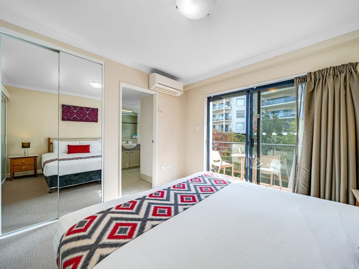 606 / 112 Mounts Bay Road, Perth - Thumbnail 8