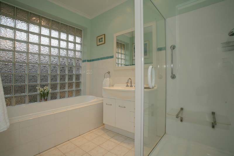 9  Roswell Street, GLEN WAVERLEY VIC 3150, Glen Waverley - Thumbnail 5