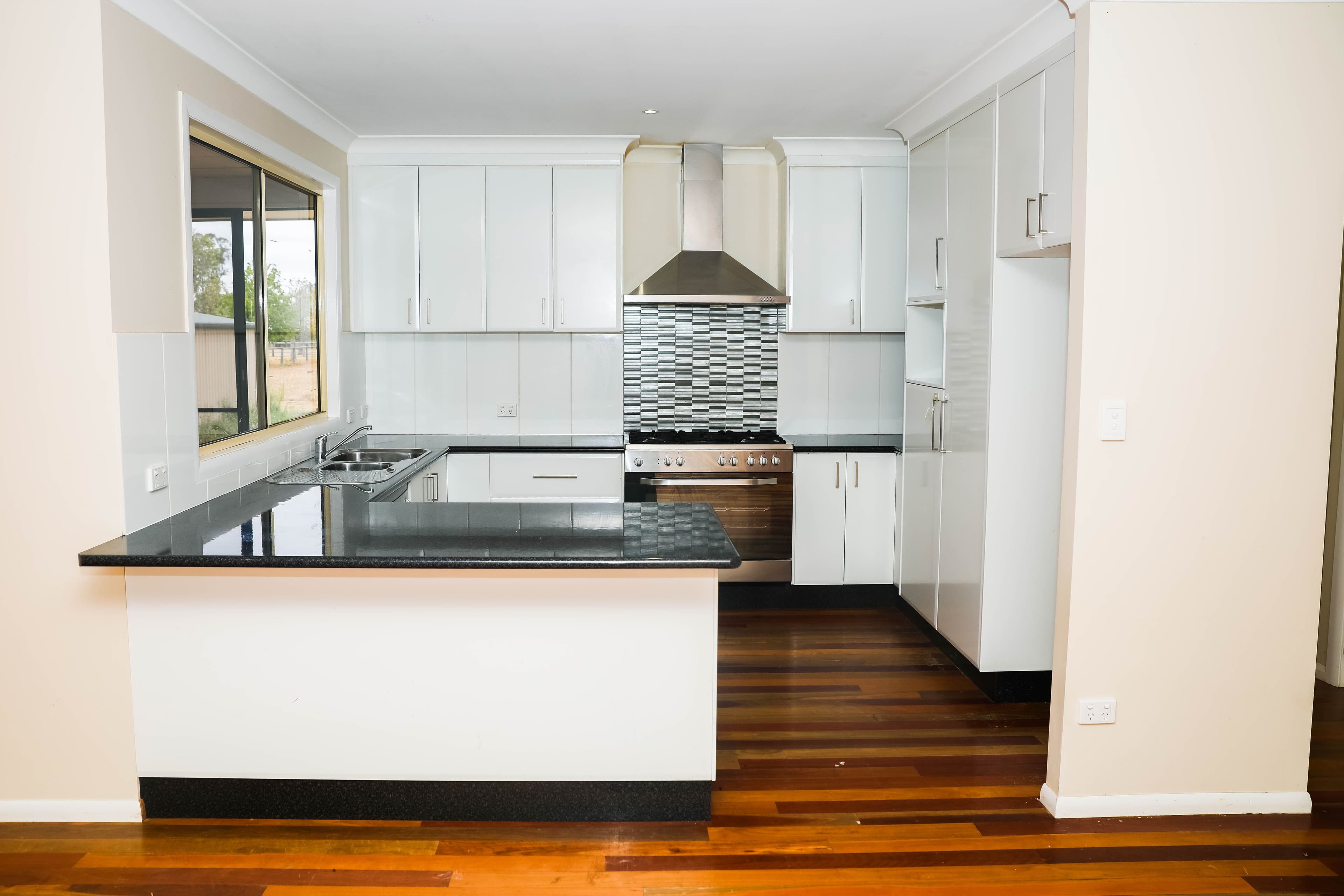 12 Bowen Street, Condamine QLD 4416, Condamine - Thumbnail 3