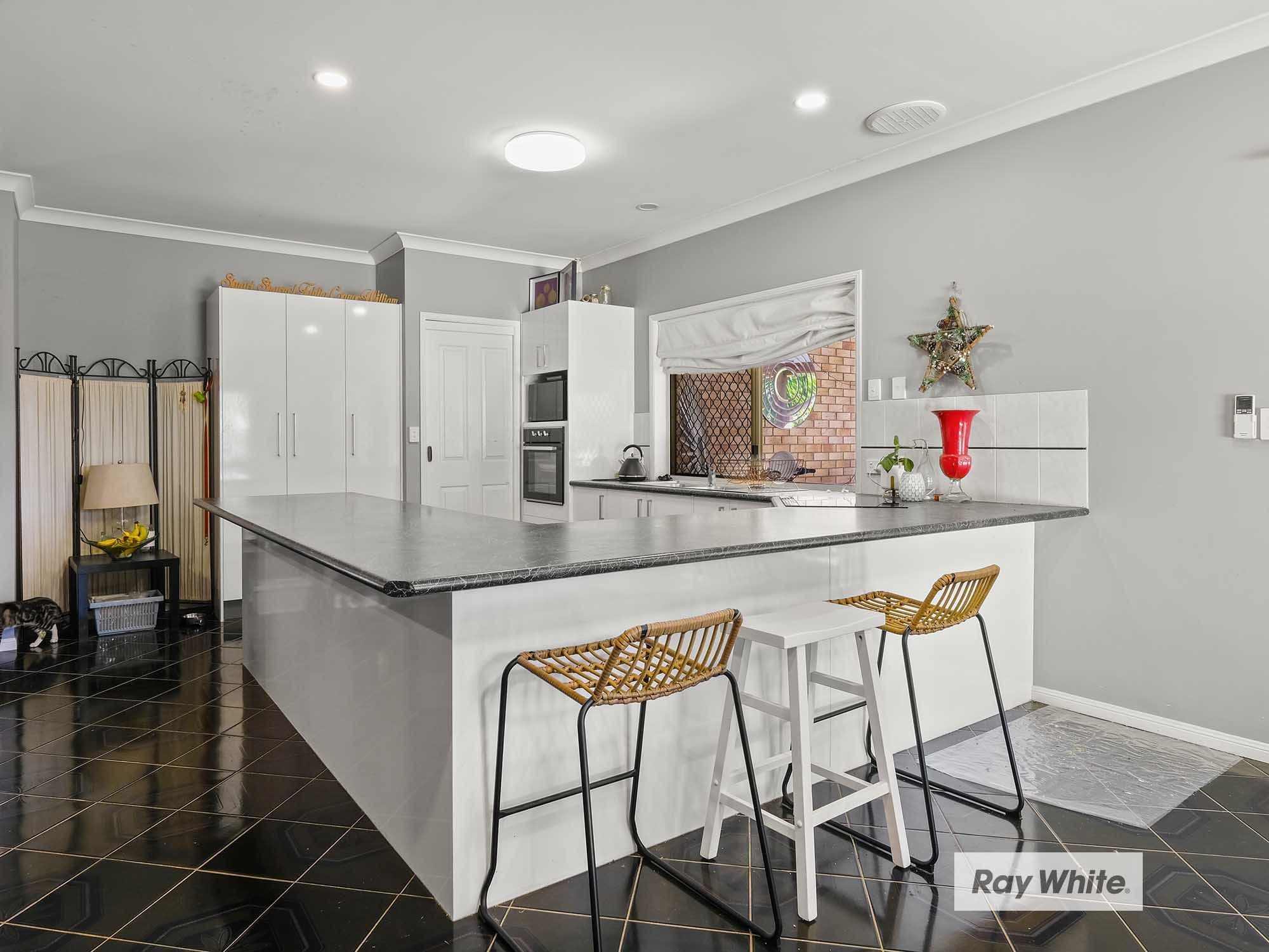 19 Teasel Crescent, Forest Lake QLD 4078, Forest Lake - Thumbnail 5