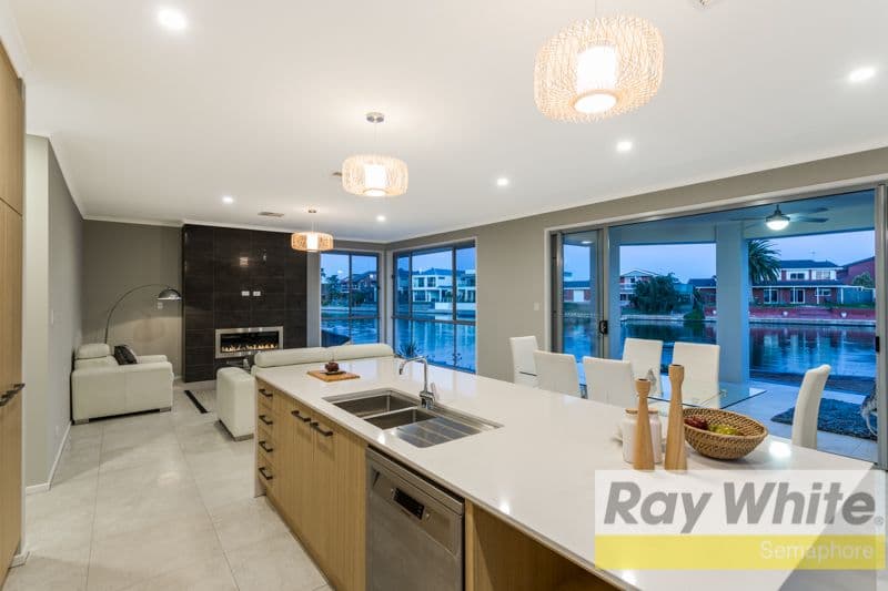 19 Boyd Crescent, West Lakes Shore SA 5020, West Lakes Shore - Thumbnail 4