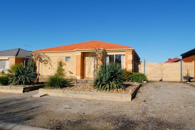 25 Castleton Avenue, TARNEIT VIC 3029, Tarneit - Image 1