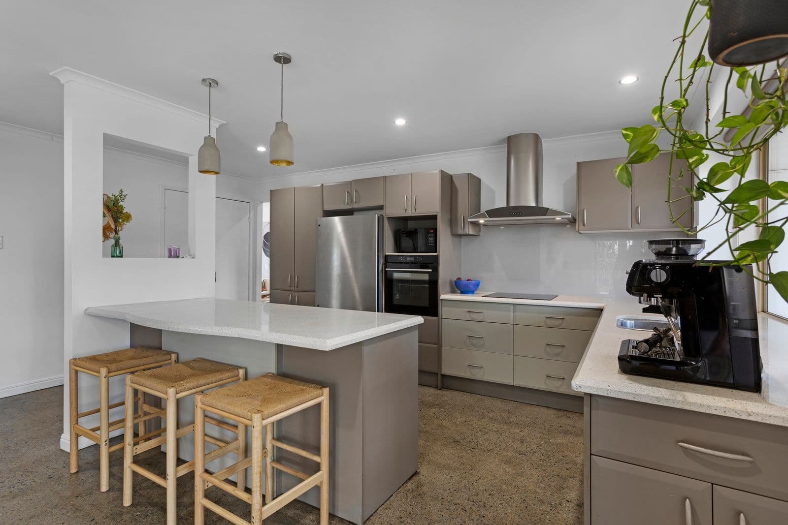 6 Nicolson Court, Mermaid Waters QLD 4218, Mermaid Waters - Thumbnail 3