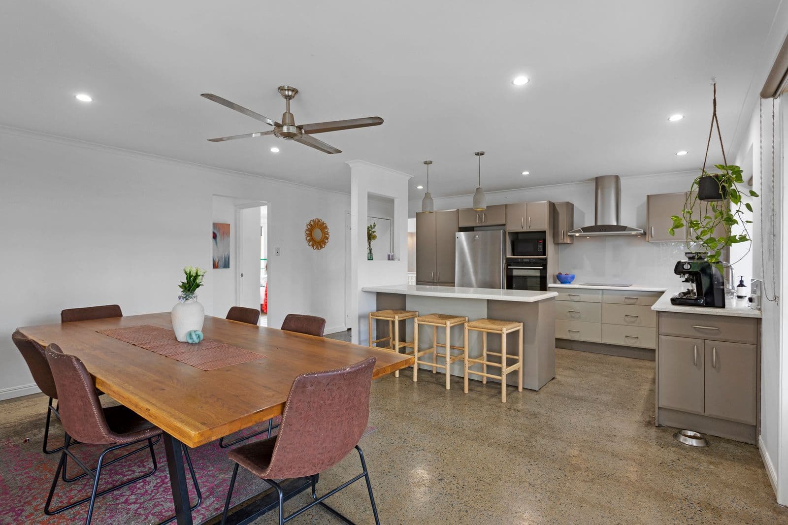 6 Nicolson Court, Mermaid Waters QLD 4218, Mermaid Waters - Thumbnail 4