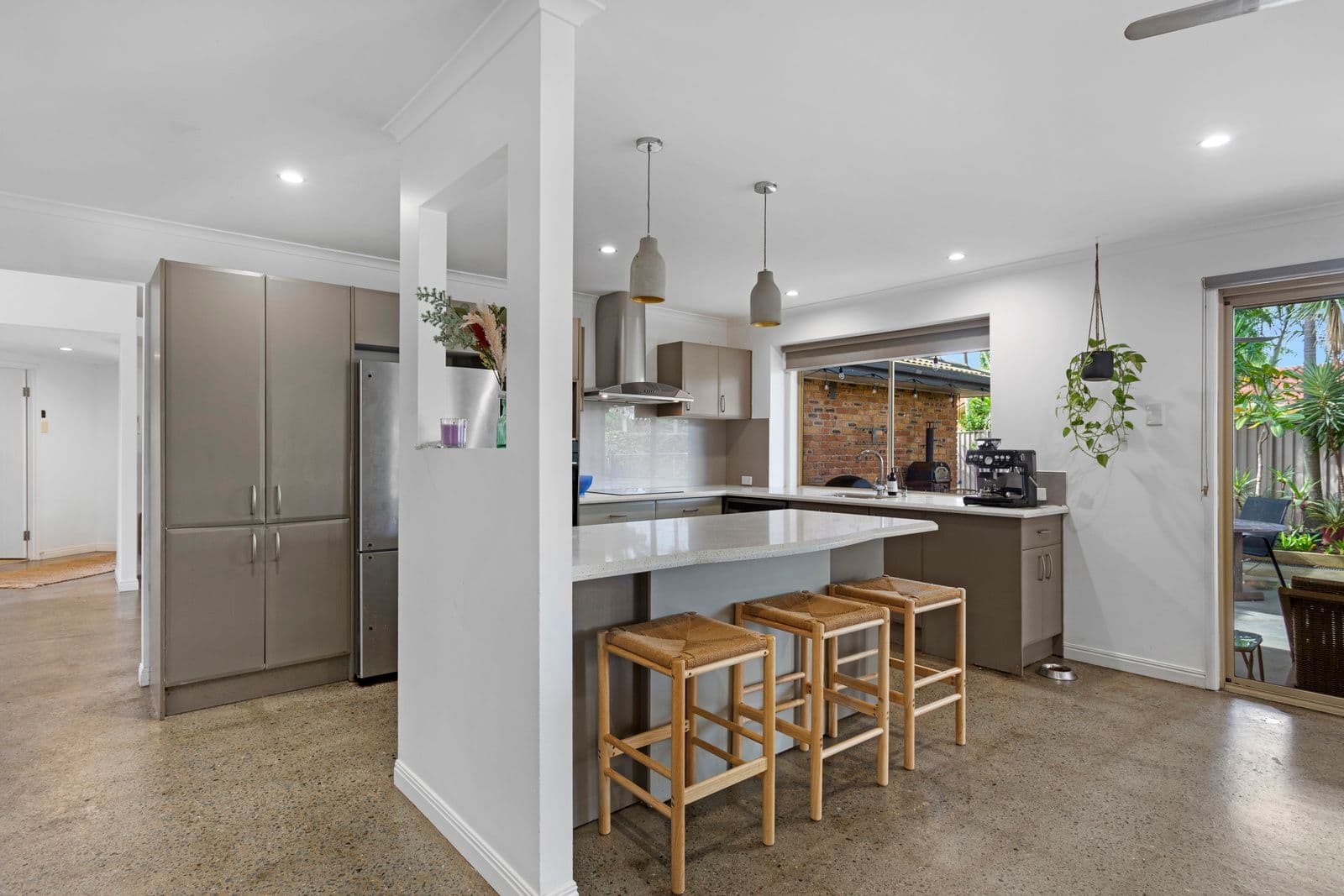 6 Nicolson Court, Mermaid Waters QLD 4218, Mermaid Waters - Thumbnail 5