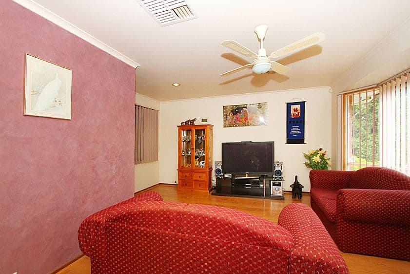 10 Grenda Drive, MILL PARK VIC 3082, Mill Park - Thumbnail 4