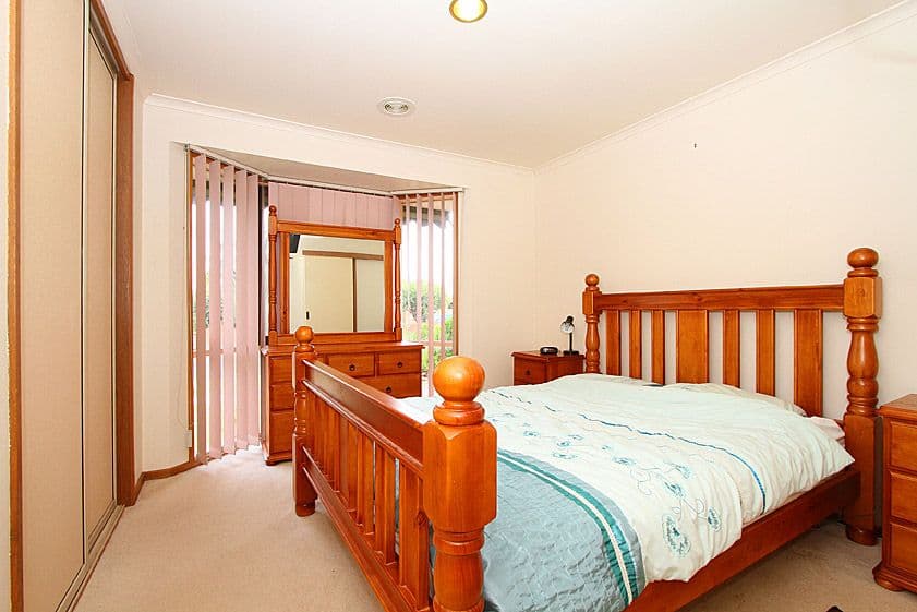 10 Grenda Drive, MILL PARK VIC 3082, Mill Park - Thumbnail 5