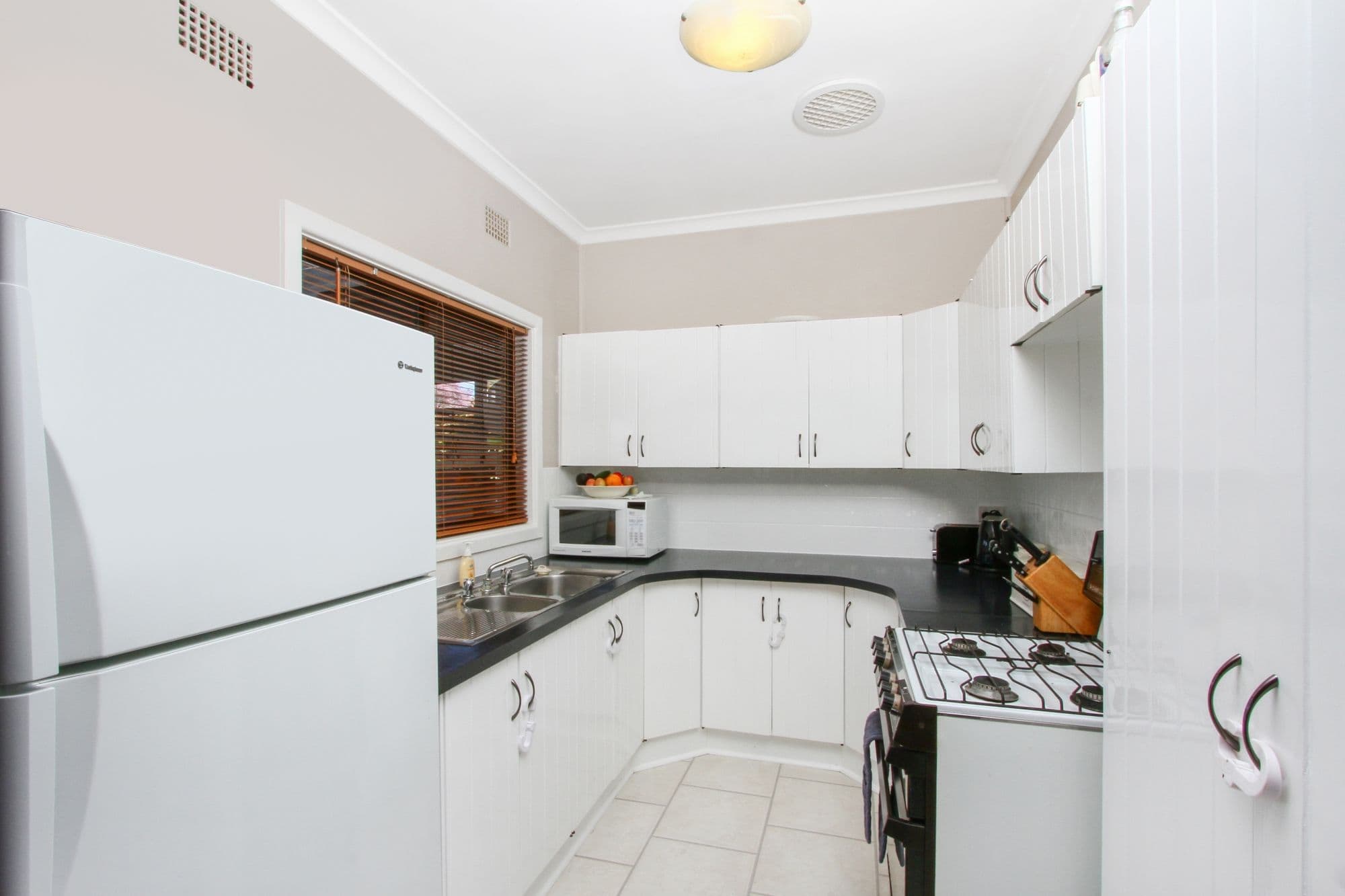 11 Knox Street, Goulburn - Thumbnail 3