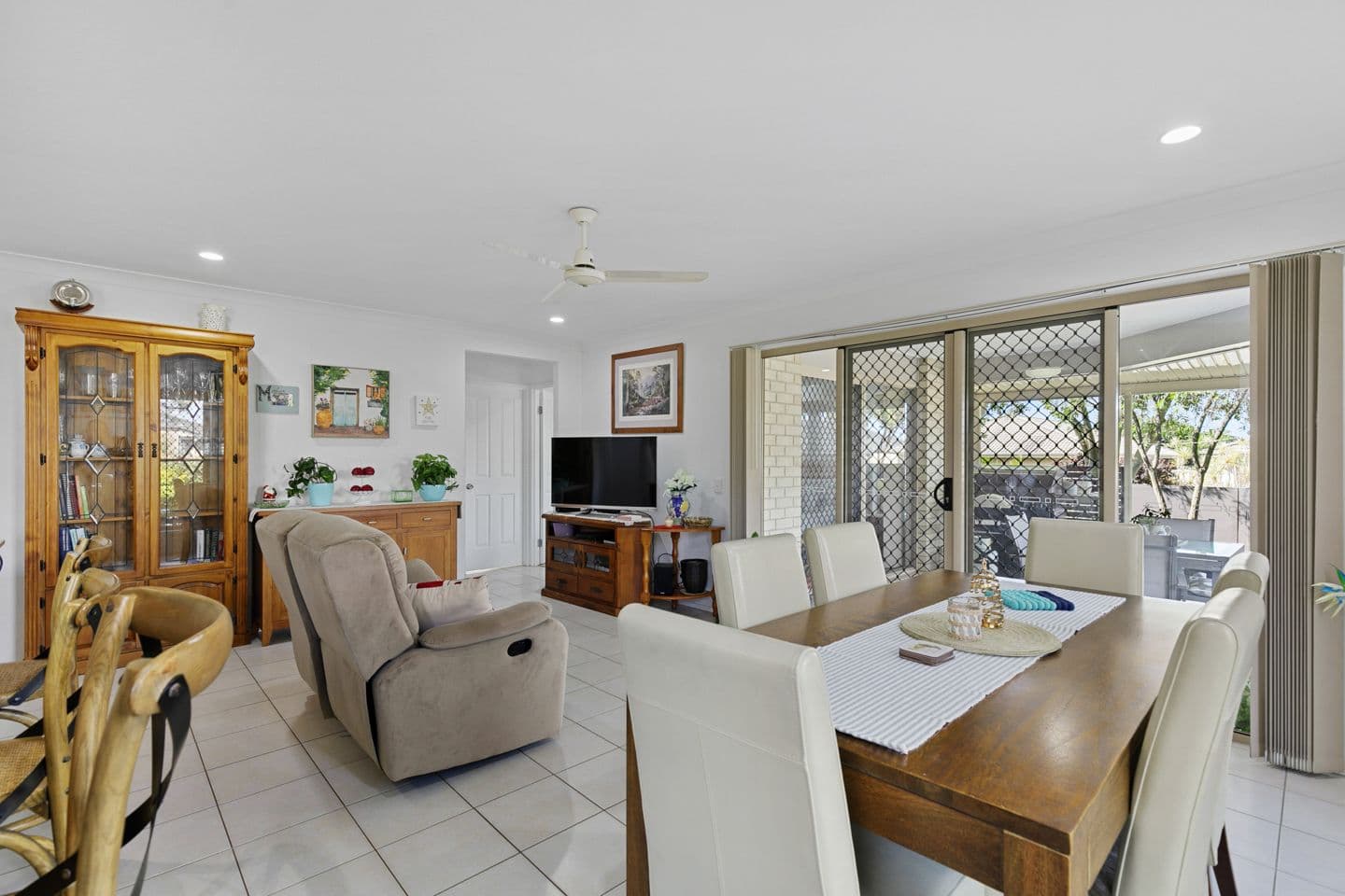 2 Santa Maria Avenue, Urraween QLD 4655, Urraween - Thumbnail 4
