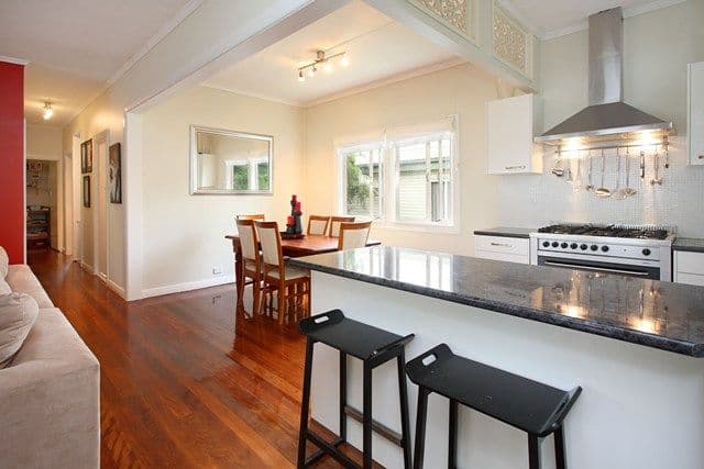 10 Norland Street, WYNNUM QLD 4178, Wynnum - Image 1