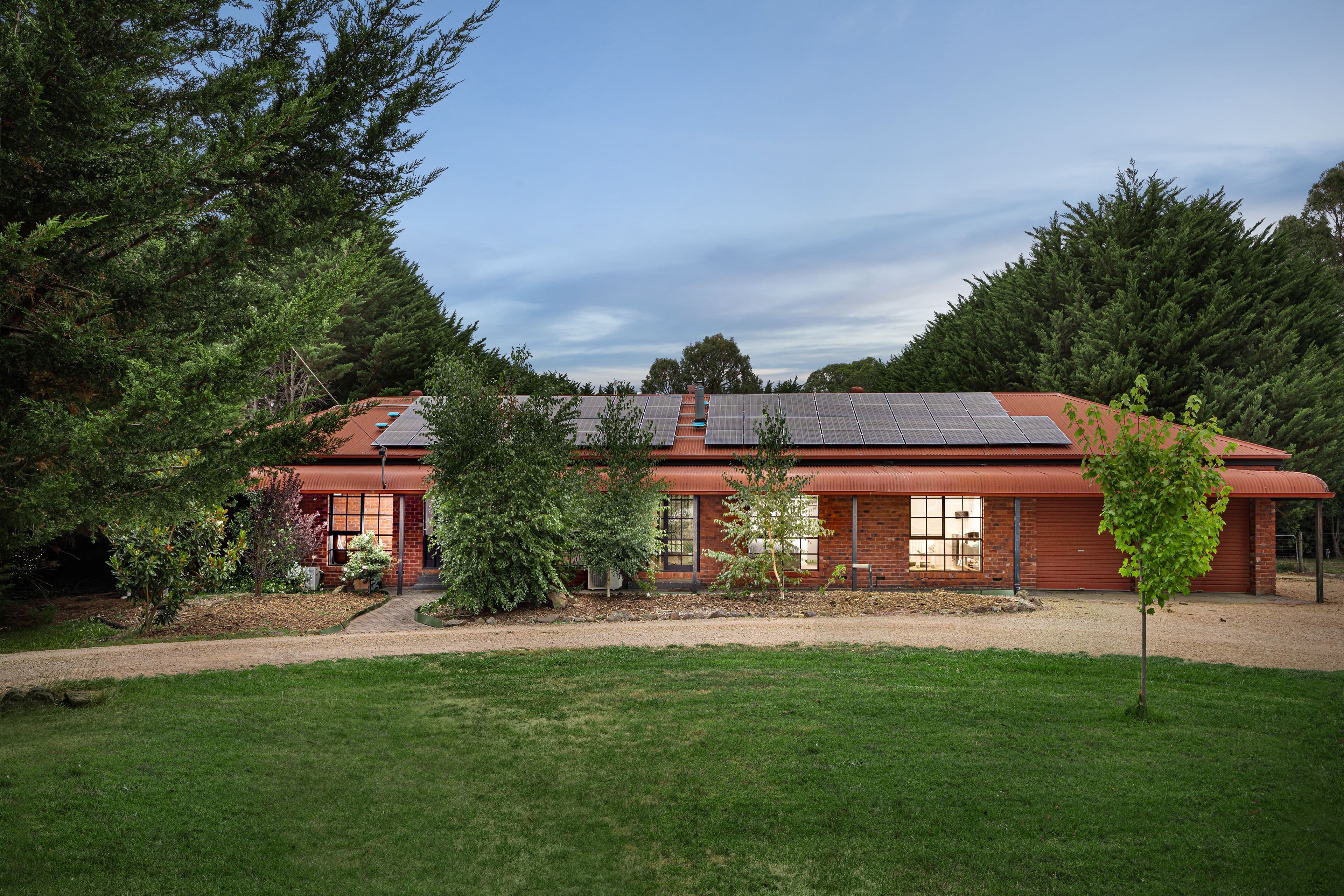 13 Newnham Drive, Romsey VIC 3434, Romsey - Image 1