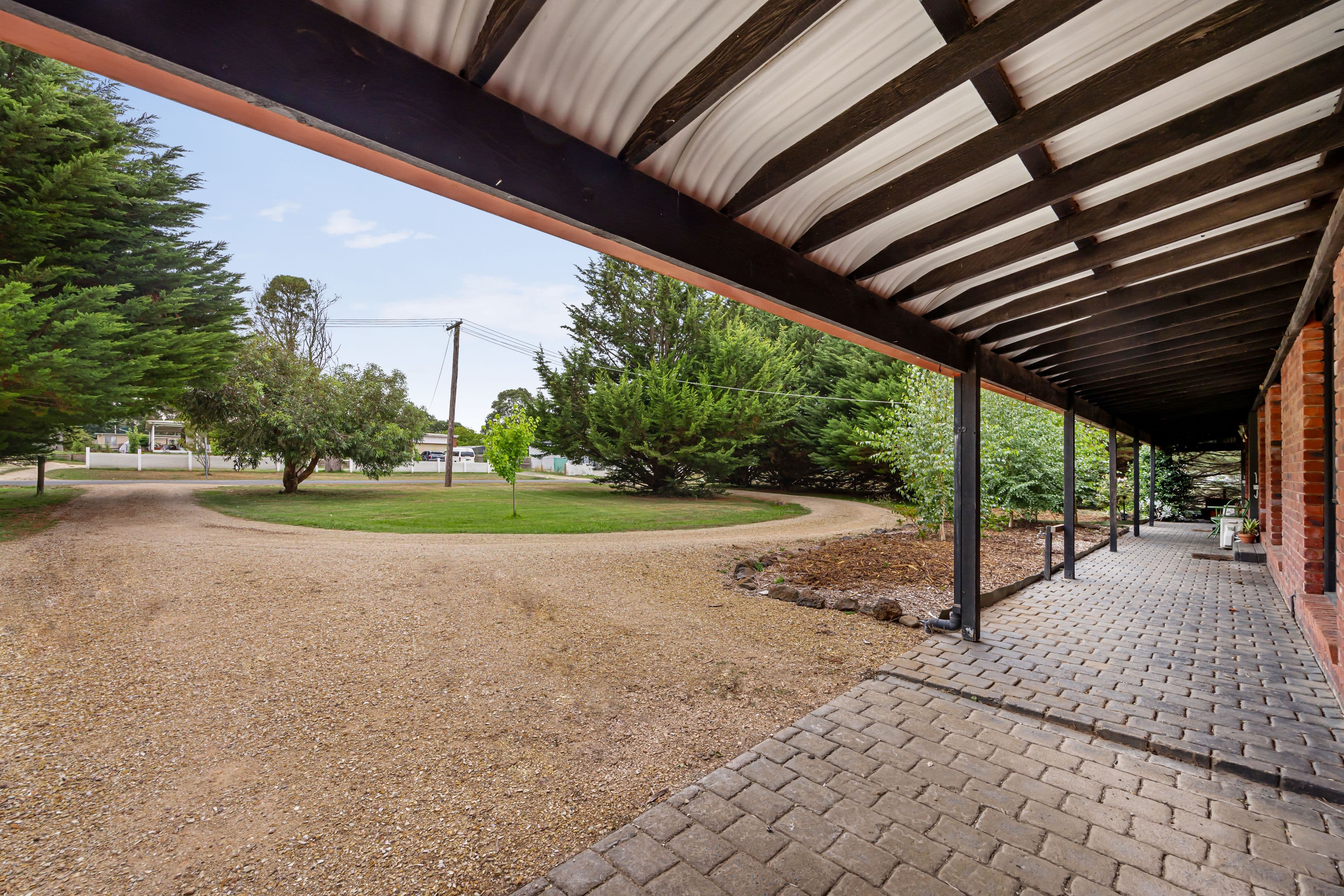 13 Newnham Drive, Romsey VIC 3434, Romsey - Thumbnail 2