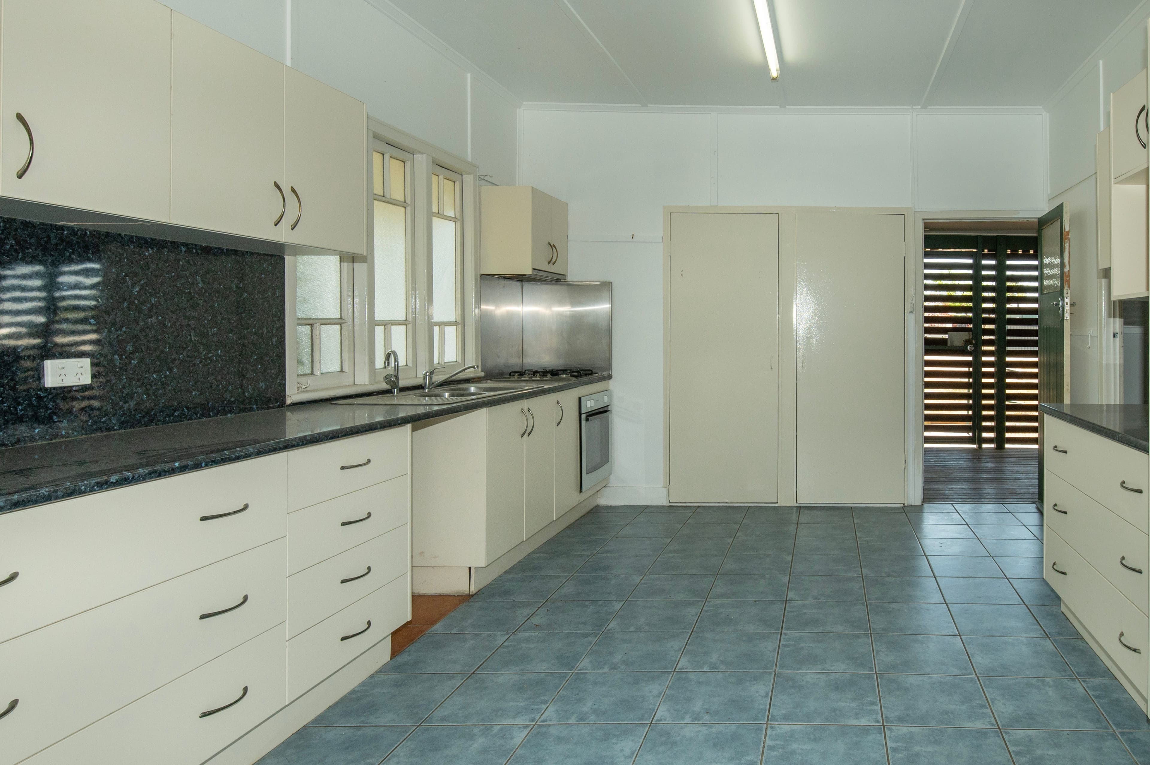 10 Callide Street, Biloela QLD 4715, Biloela - Thumbnail 5