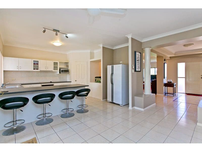 4 Seagrass Place, Redland Bay QLD 4165, Redland Bay - Thumbnail 2