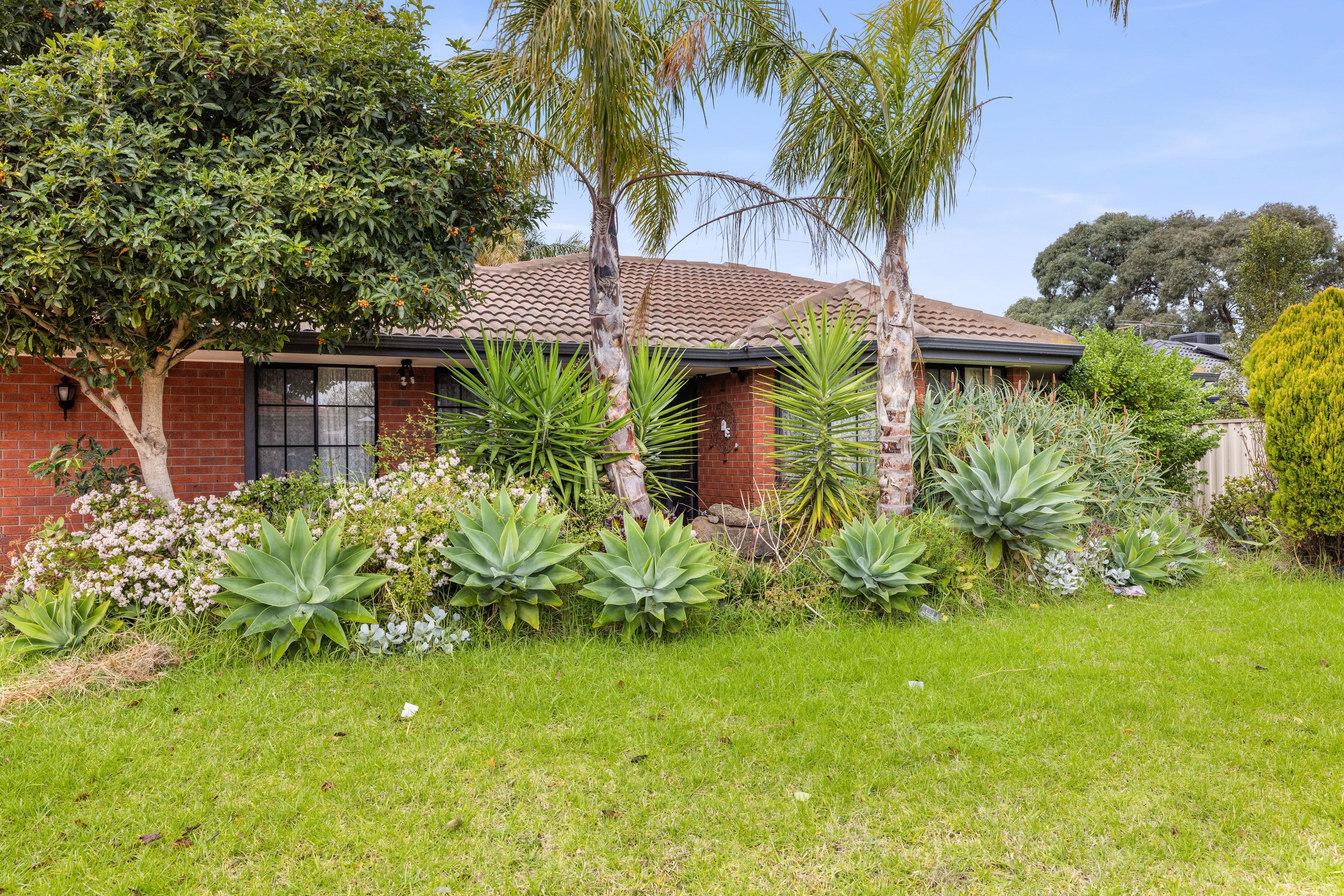 4 Poltava Walk, Delahey VIC 3037, Delahey - Thumbnail 2