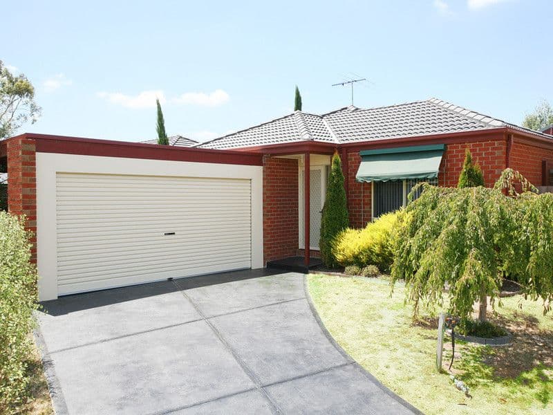 5 Howard Place, BERWICK VIC 3806, Berwick - Image 1