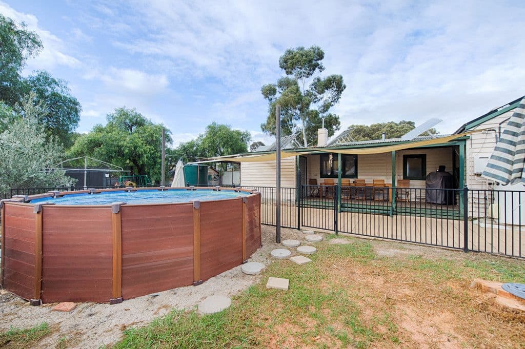 6 Dunstan Street, Sailors Gully VIC 3556, Sailors Gully - Thumbnail 6