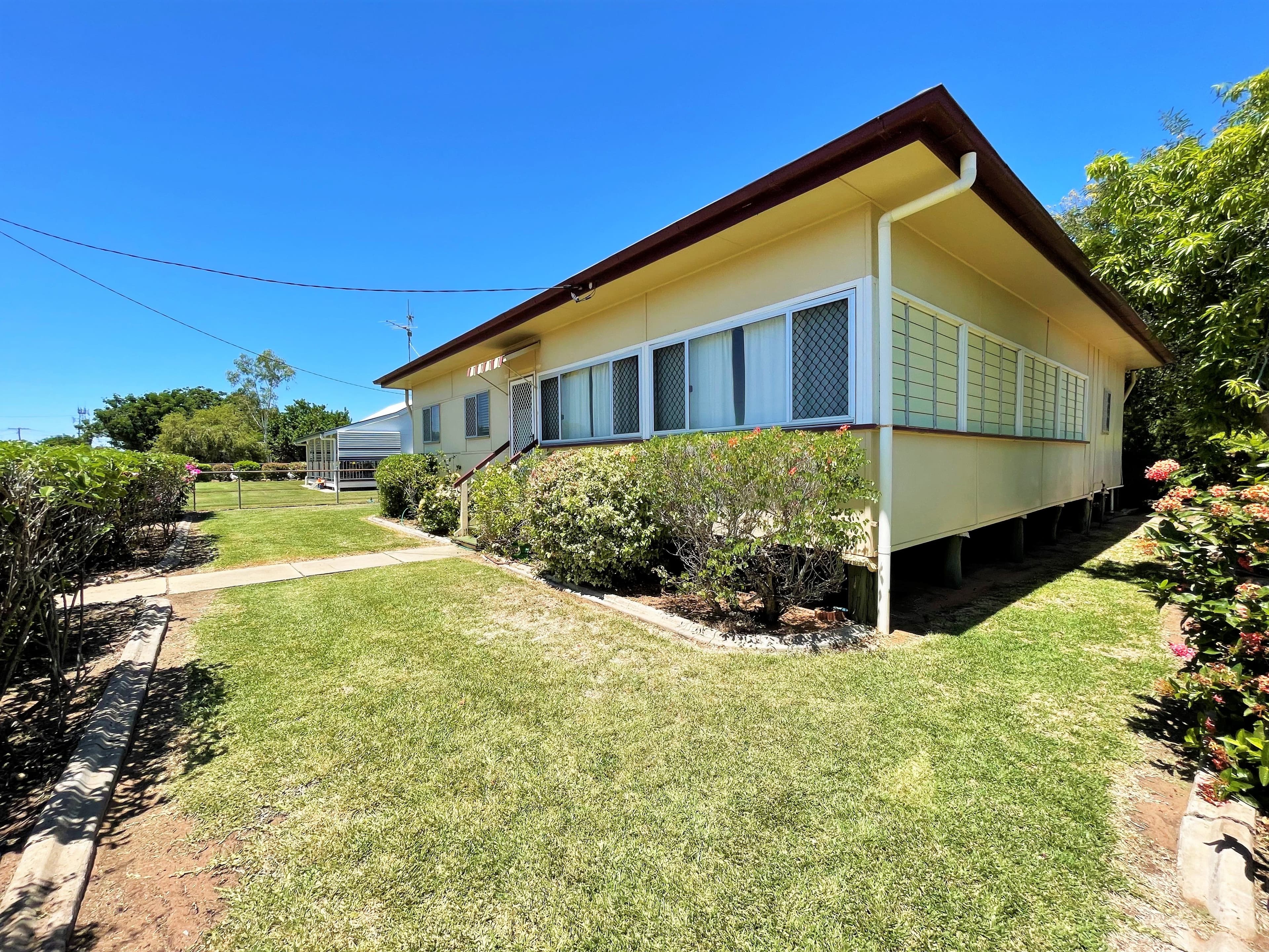 115 Elm Street, Barcaldine QLD 4725, Barcaldine - Image 1