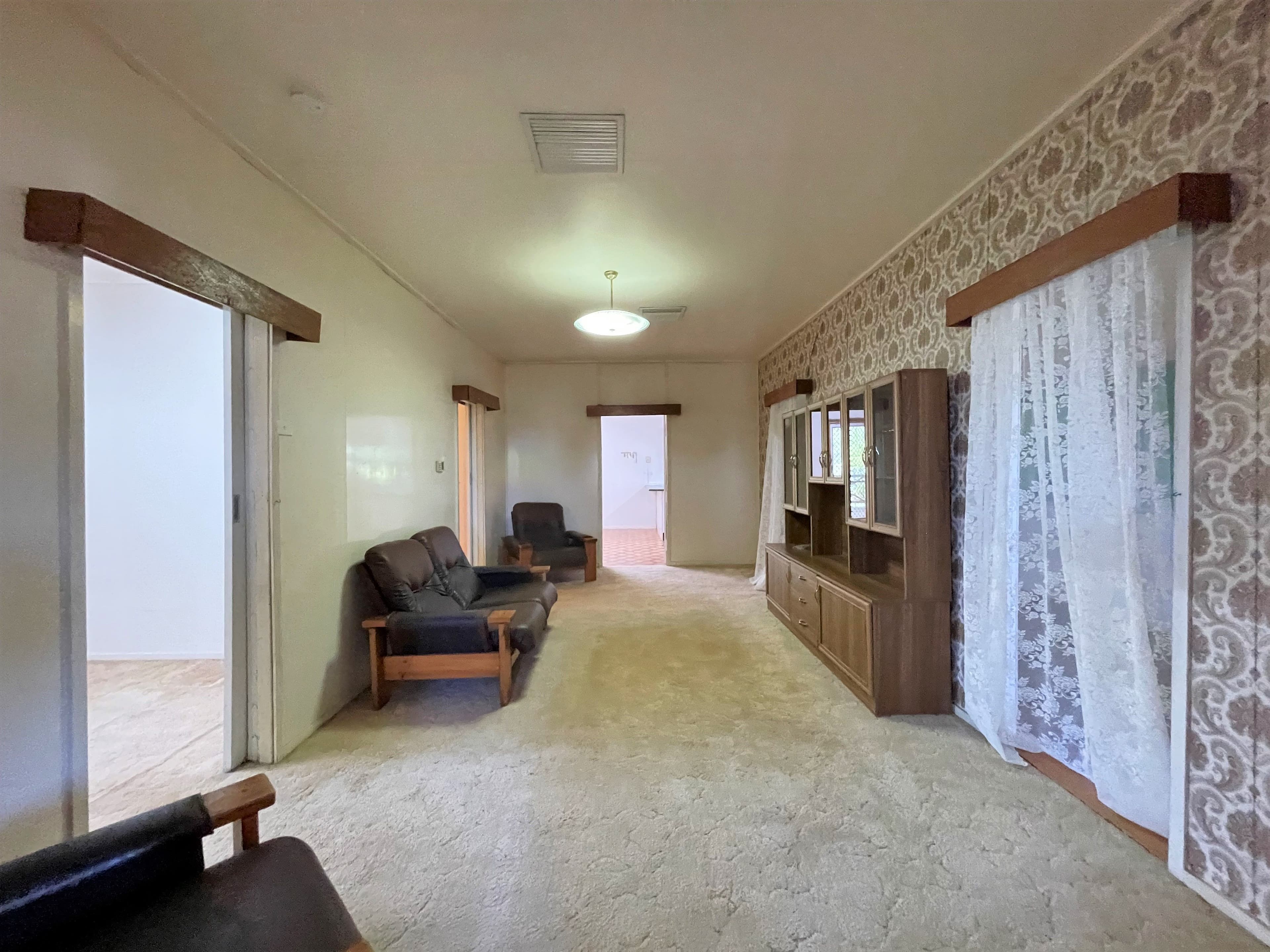 115 Elm Street, Barcaldine QLD 4725, Barcaldine - Thumbnail 3