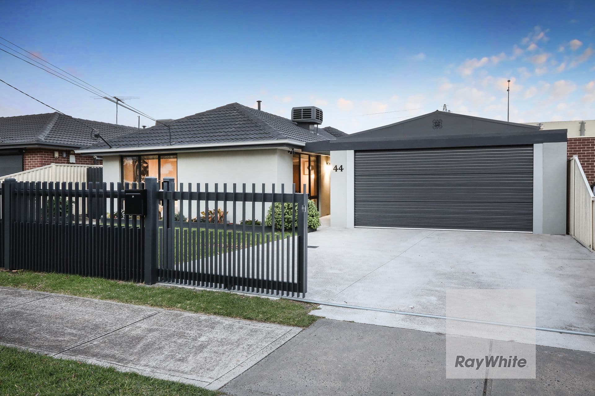 44 Lenoak Street, Gladstone Park VIC 3043, Gladstone Park - Thumbnail 2