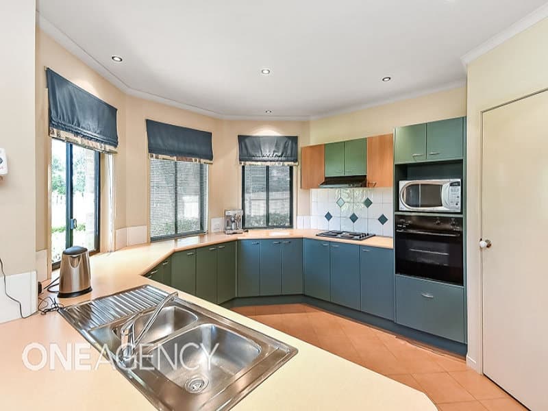 21 Toorak Place, Forest Lake, Forest Lake - Thumbnail 3