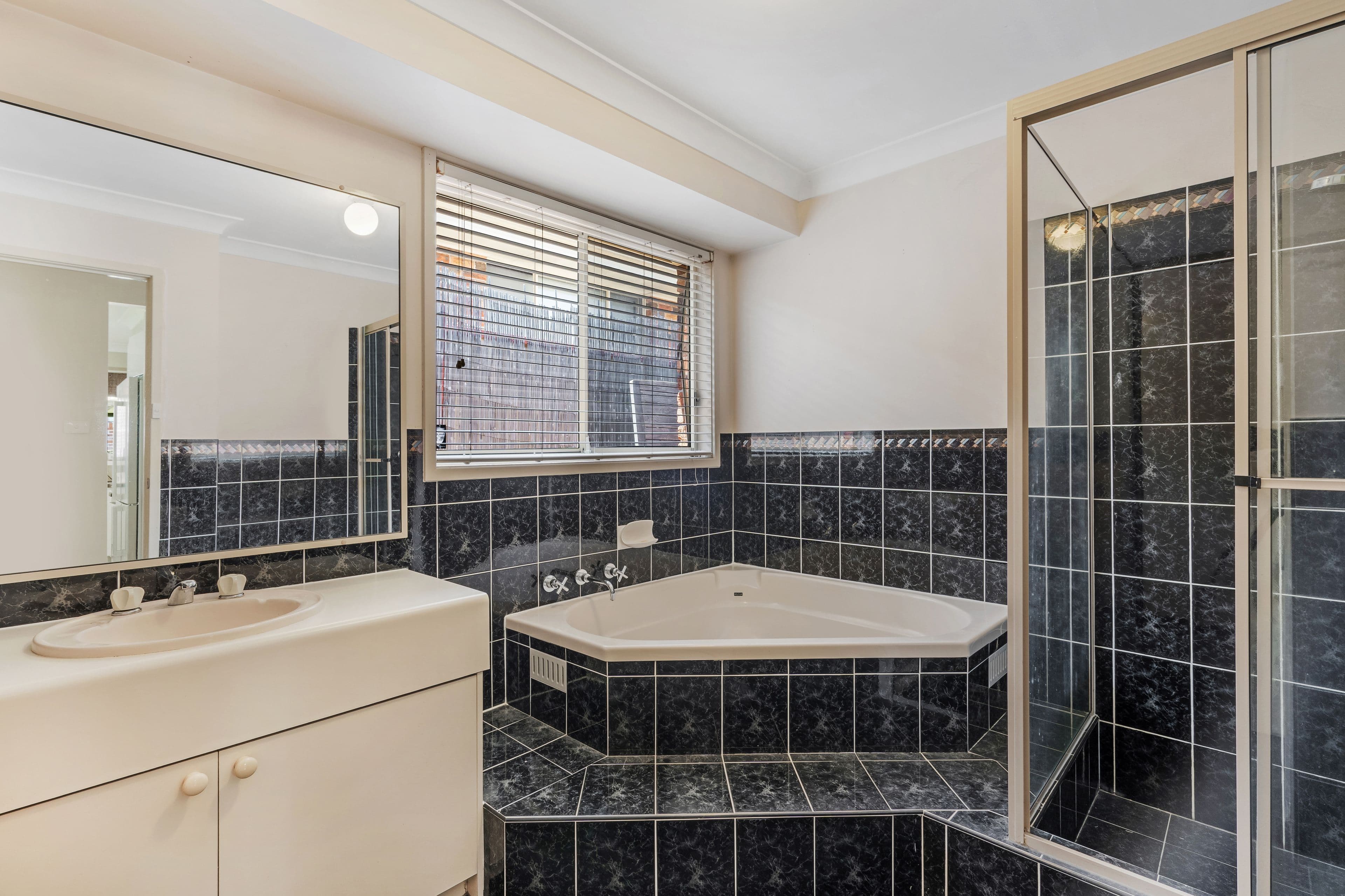 10 Henry Street, Cecil Hills NSW 2171, Cecil Hills - Thumbnail 8