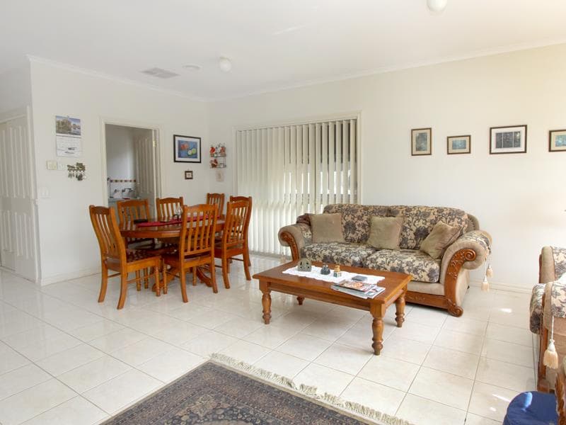 2/3 Fisher Court, Werribee - Thumbnail 4