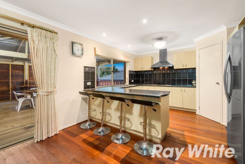 4 Langhorne Crescent, Rowville VIC 3178, Rowville - Thumbnail 2