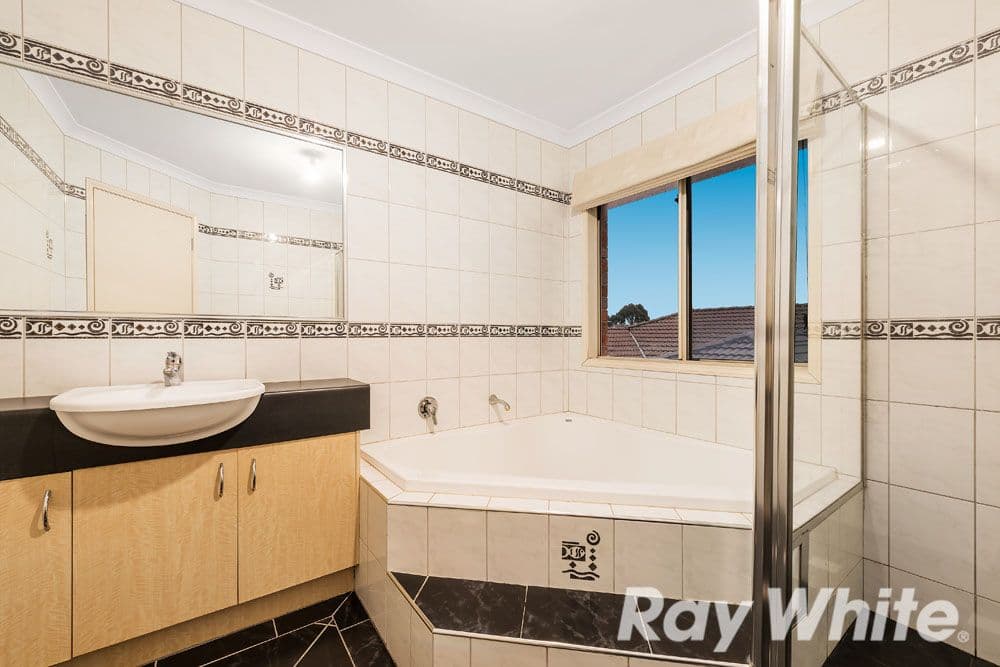 4 Langhorne Crescent, Rowville VIC 3178, Rowville - Thumbnail 5