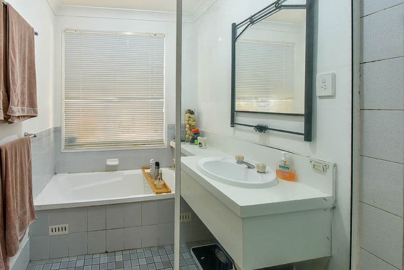5b Fortinbras Close, Rosemeadow NSW 2560, Rosemeadow - Thumbnail 8
