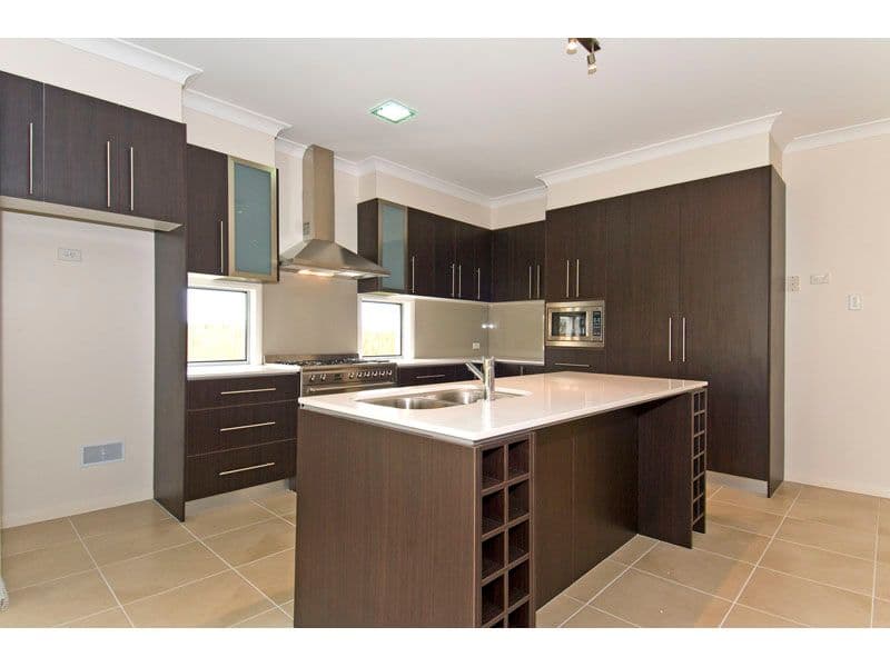 5 Turtle Place, REDLAND BAY QLD 4165, Redland Bay - Thumbnail 2
