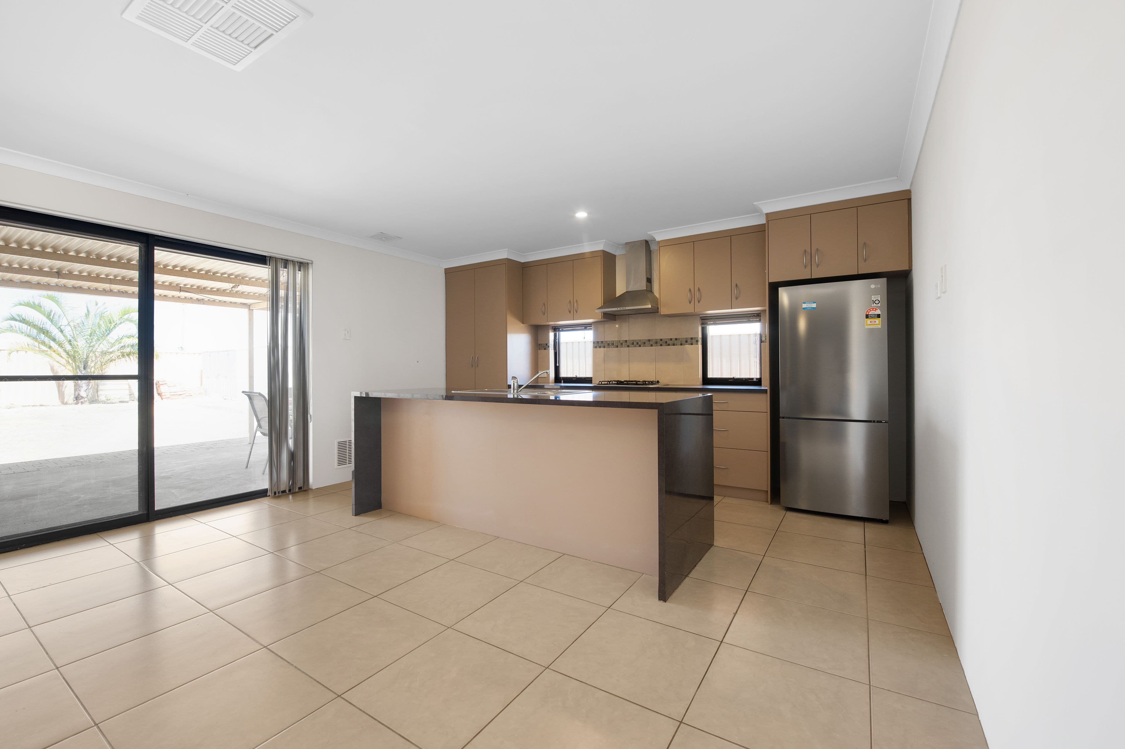 20 Rosapark Boulevard, Webberton WA 6530, Webberton - Thumbnail 3