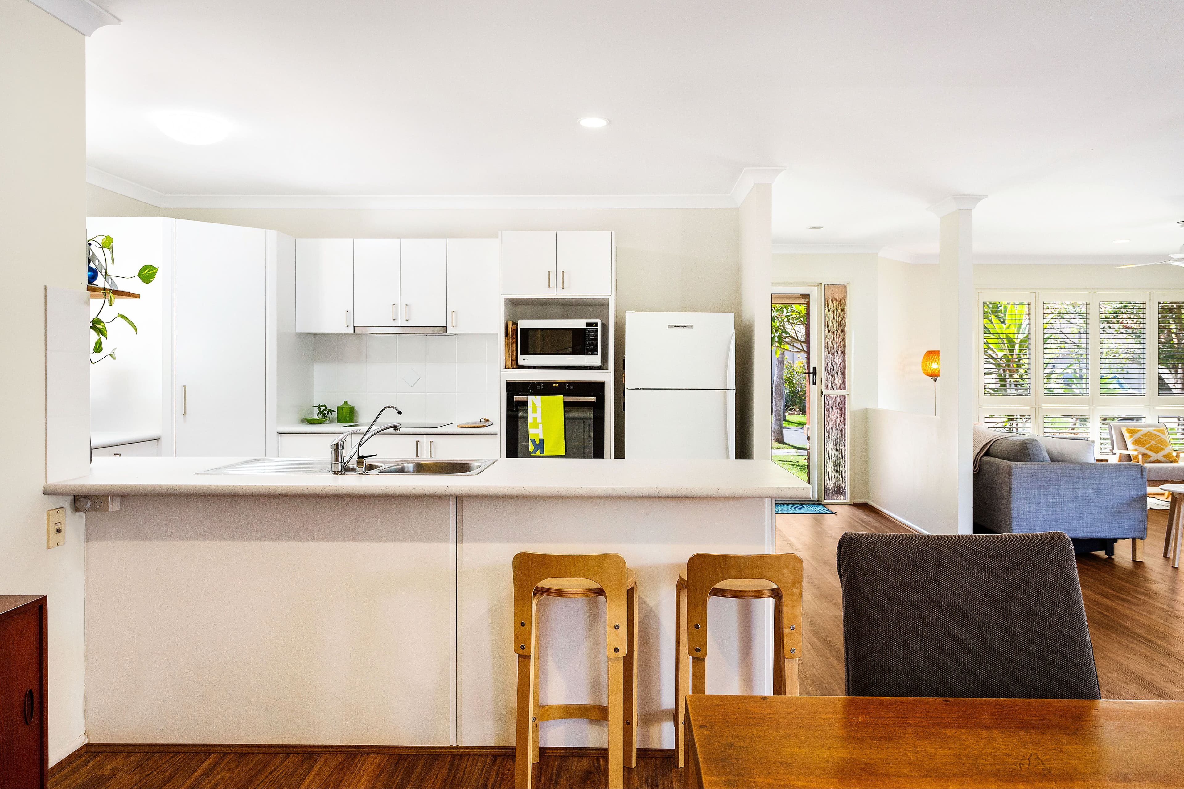 8 Rainbird Close, Burleigh Waters QLD 4220, Burleigh Waters - Thumbnail 3