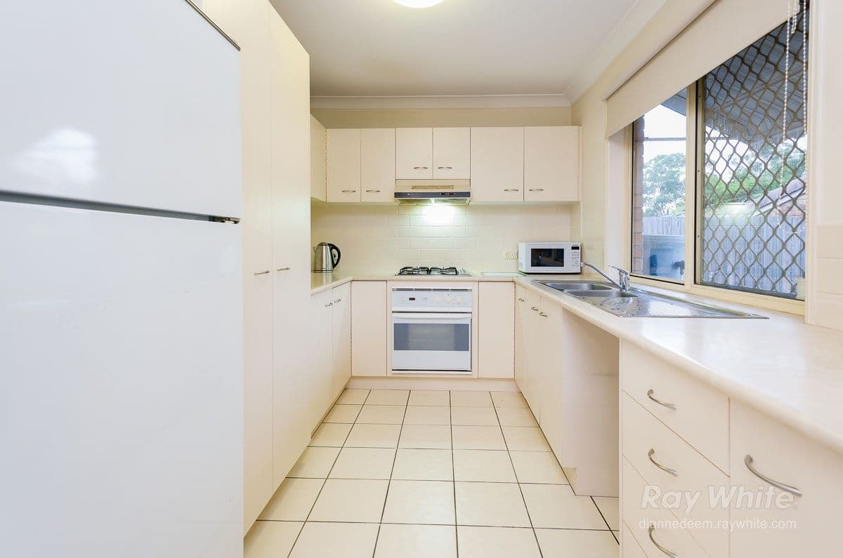 6 Larrell Close, Eight Mile Plains QLD 4113, Eight Mile Plains - Thumbnail 3