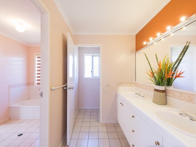 5 Caledonian Drive, Beaconsfield, Beaconsfield - Thumbnail 8