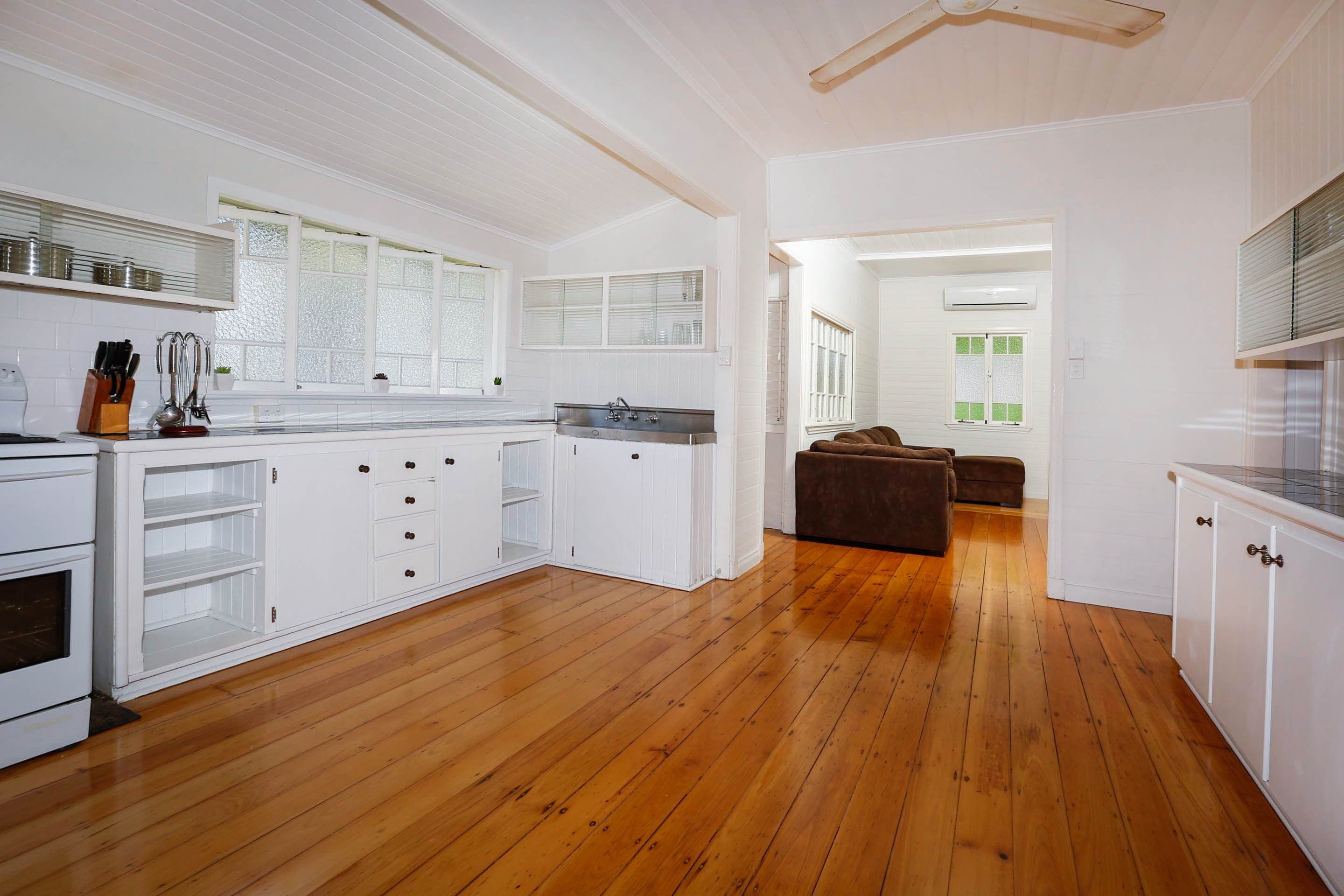 11 Clayton Street, Hermit Park QLD 4812, Hermit Park - Thumbnail 2