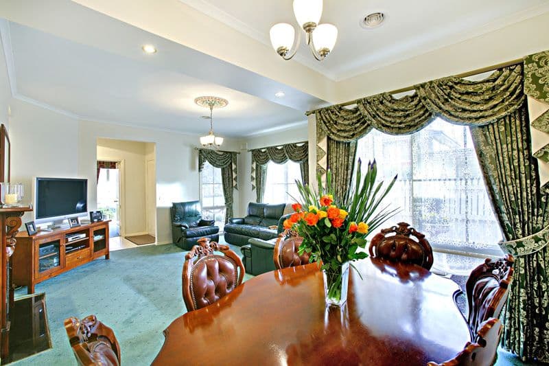 10 Wisteria Drive, BUNDOORA VIC 3083, Bundoora - Thumbnail 2