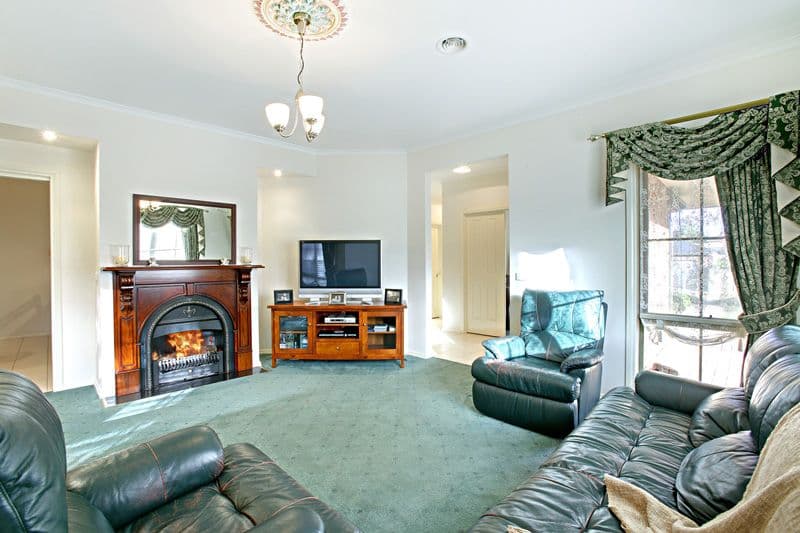 10 Wisteria Drive, BUNDOORA VIC 3083, Bundoora - Thumbnail 3