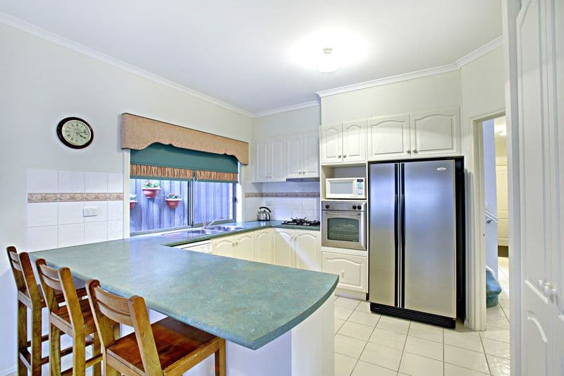 10 Wisteria Drive, BUNDOORA VIC 3083, Bundoora - Thumbnail 4