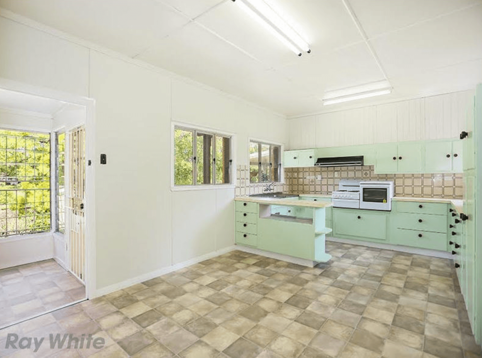 60 Cheviot Street, Grange QLD 4051, Grange - Thumbnail 2