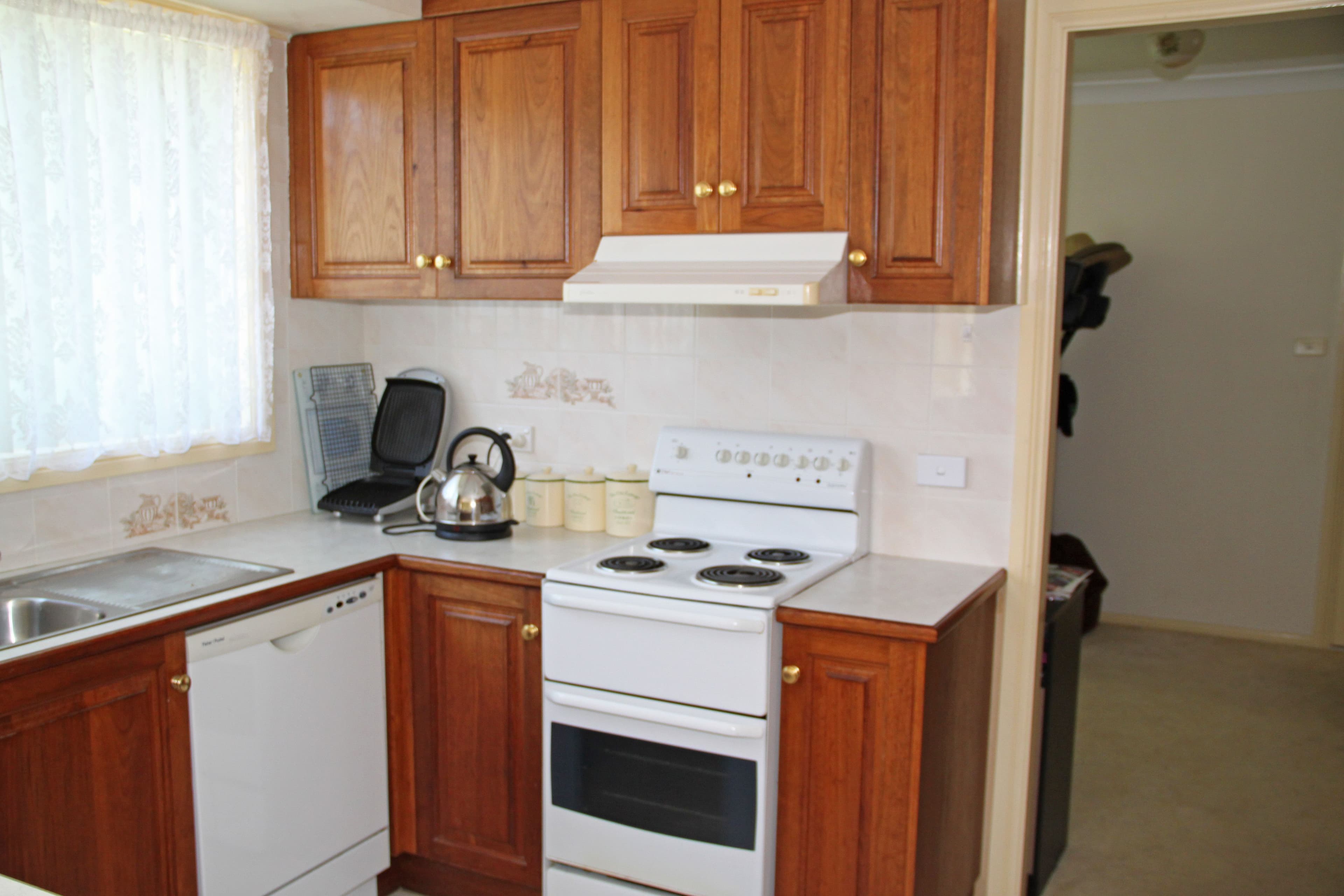 22 Honeysuckle Avenue, Lakewood - Thumbnail 4