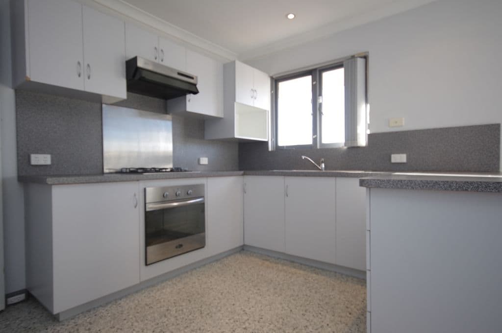 21 Roxwell Way, GIRRAWHEEN WA 6064, Girrawheen - Thumbnail 3